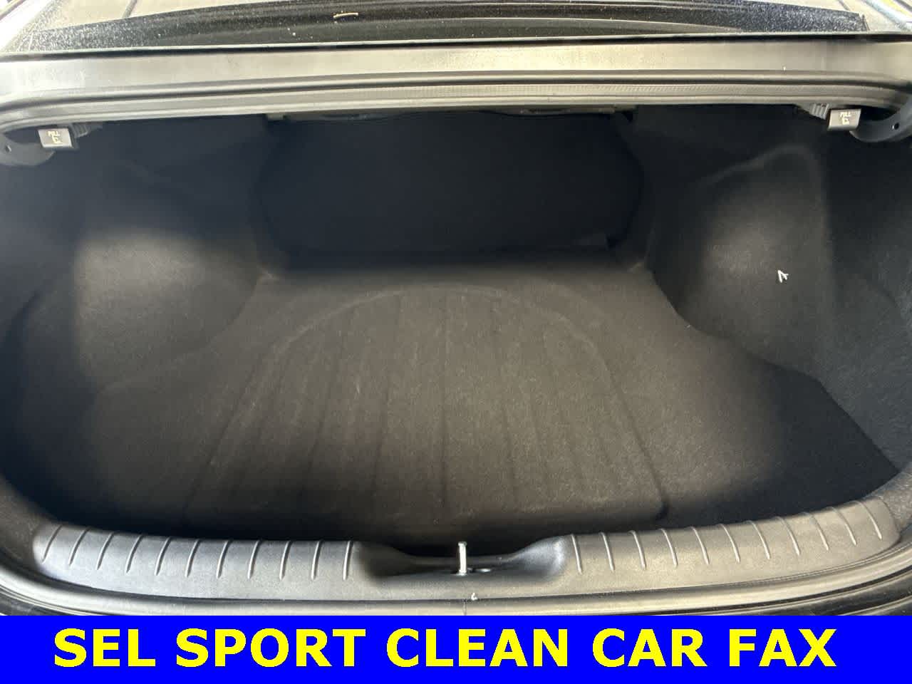 Thumbnail: 2025 Hyundai Elantra - 25