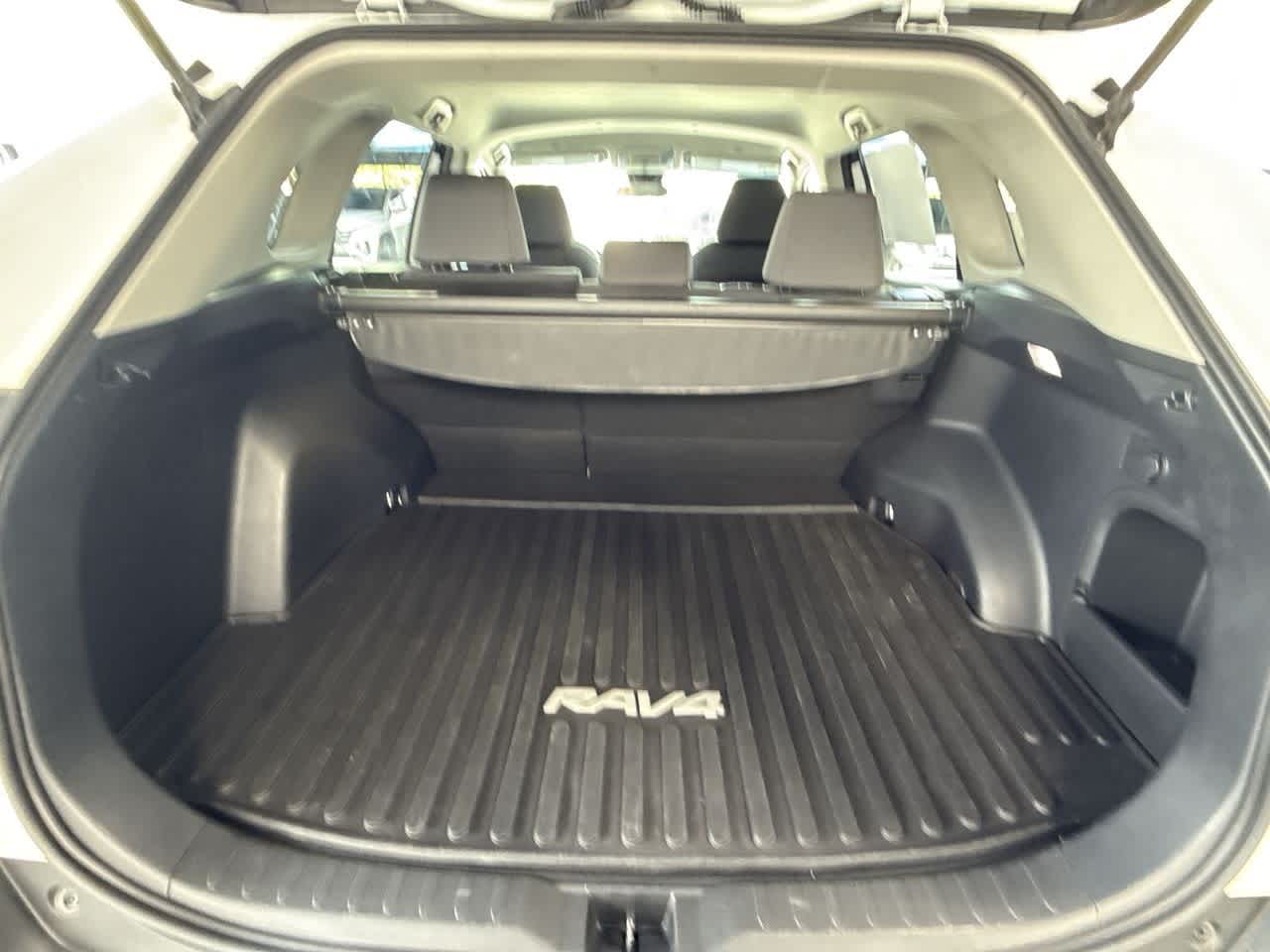 Thumbnail: 2025 Toyota RAV4 - 25