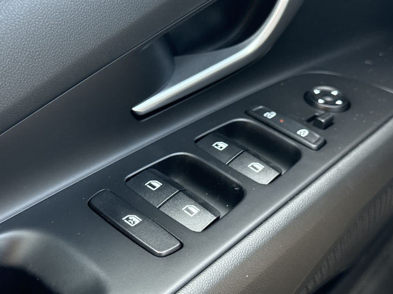 Thumbnail: 2025 Hyundai Elantra - 17