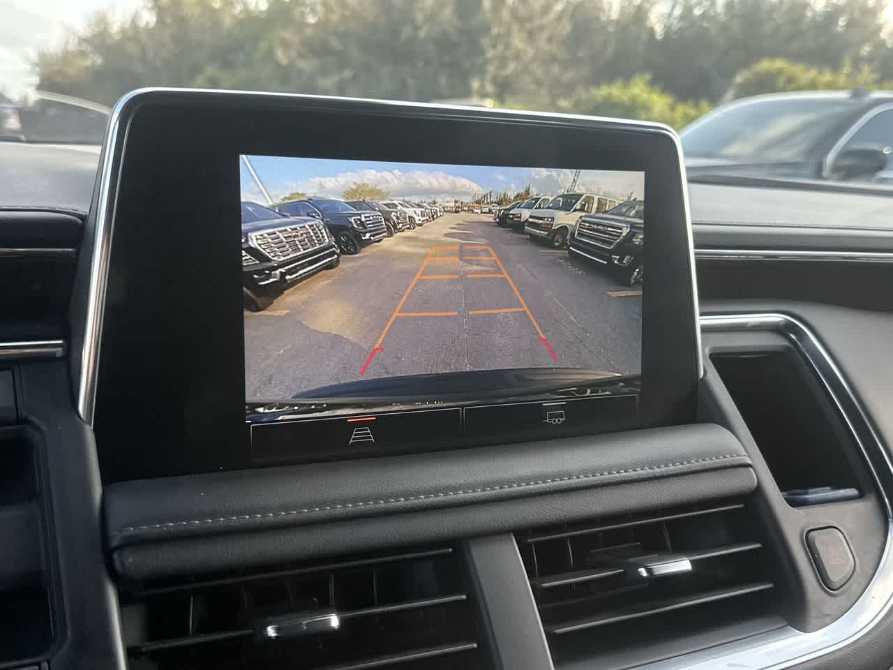 Thumbnail: 2023 GMC Yukon - 19