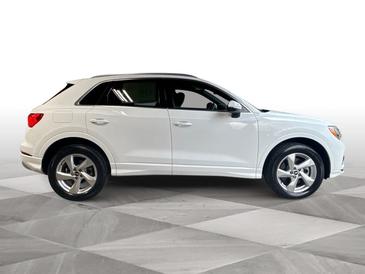 Thumbnail: 2021 Audi Q3 - 9