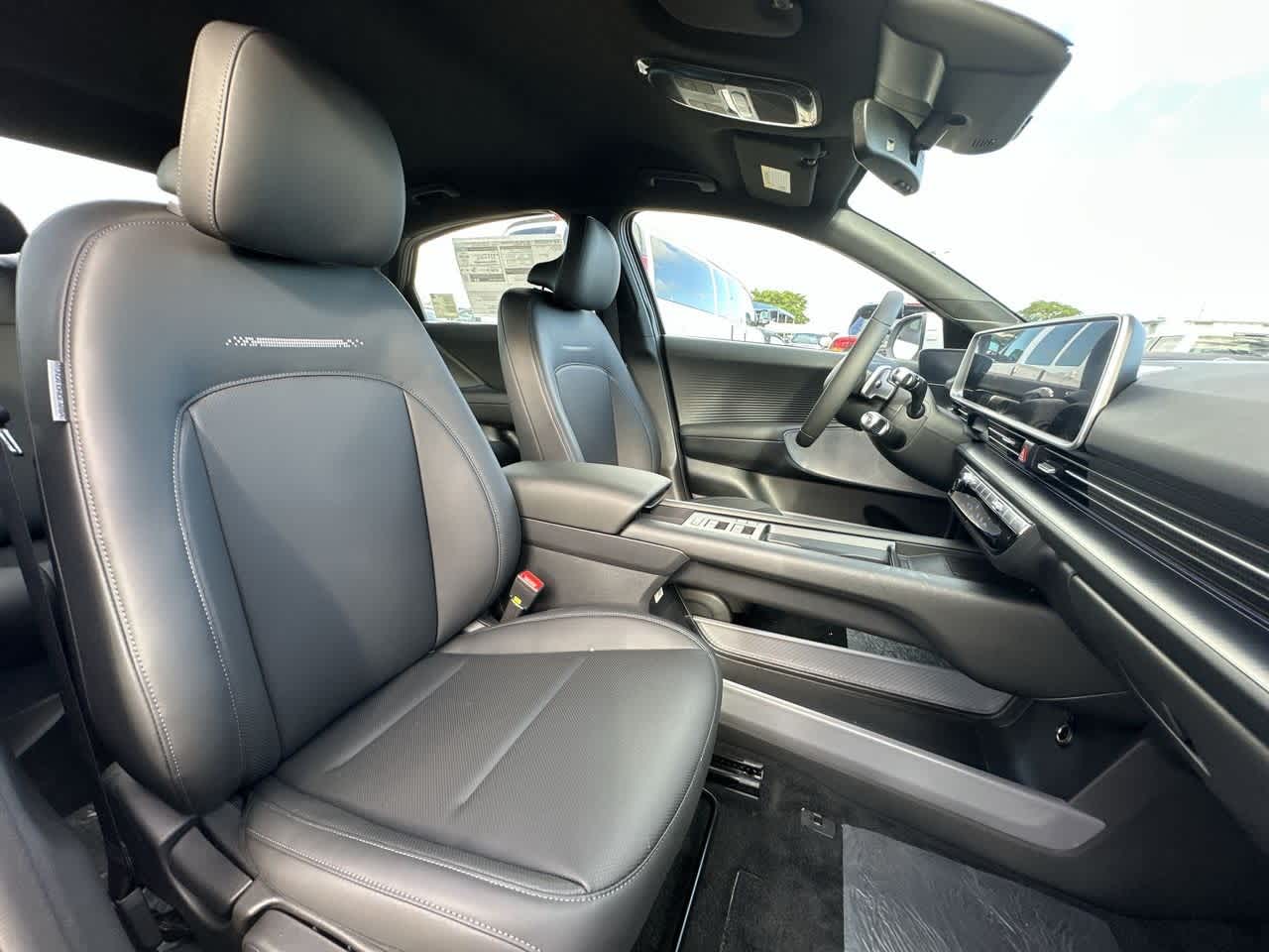 Thumbnail: 2025 Hyundai Ioniq 6 - 27