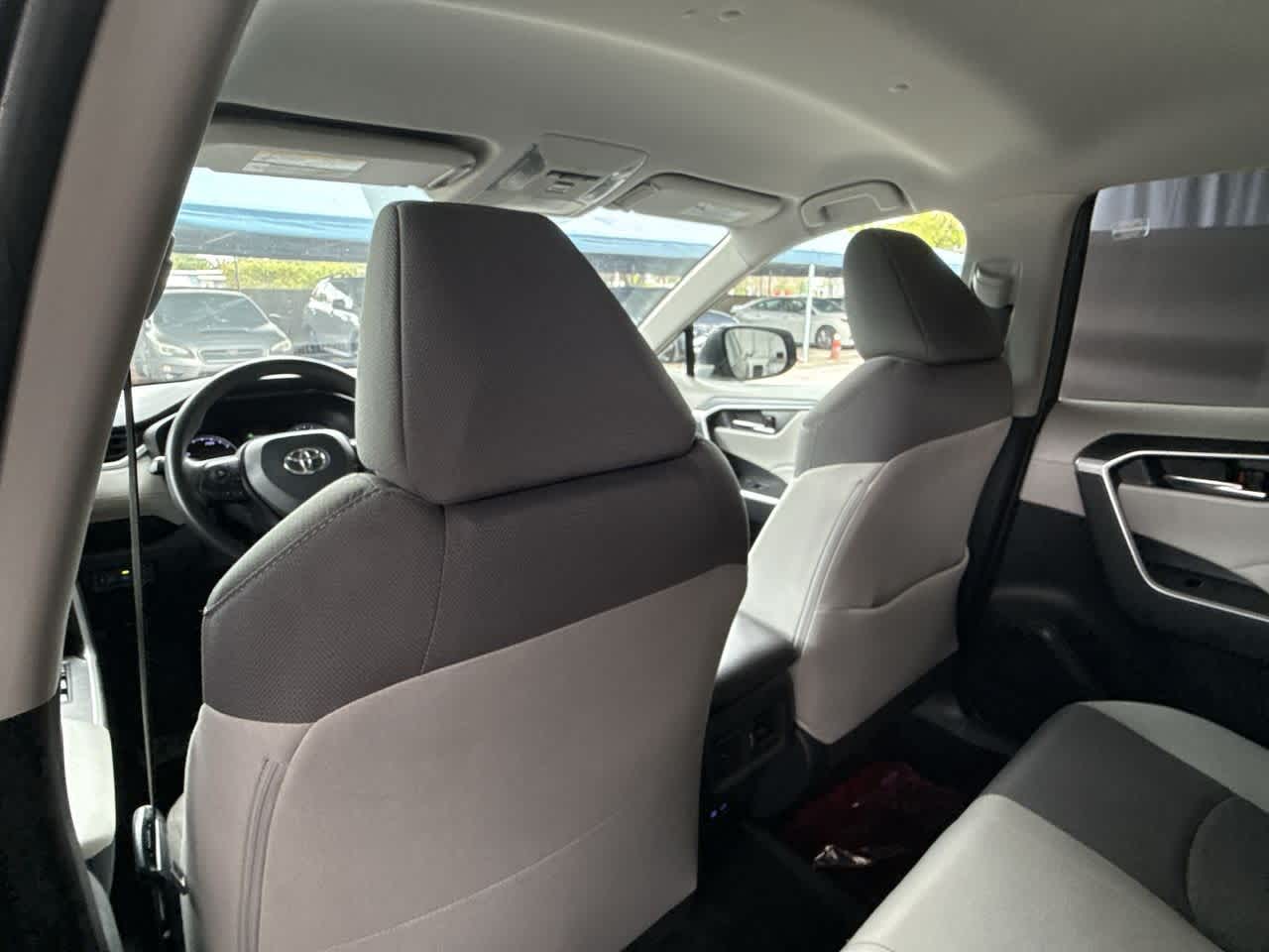 Thumbnail: 2022 Toyota RAV4 - 23