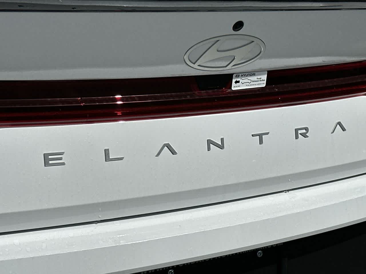 Thumbnail: 2025 Hyundai Elantra - 10