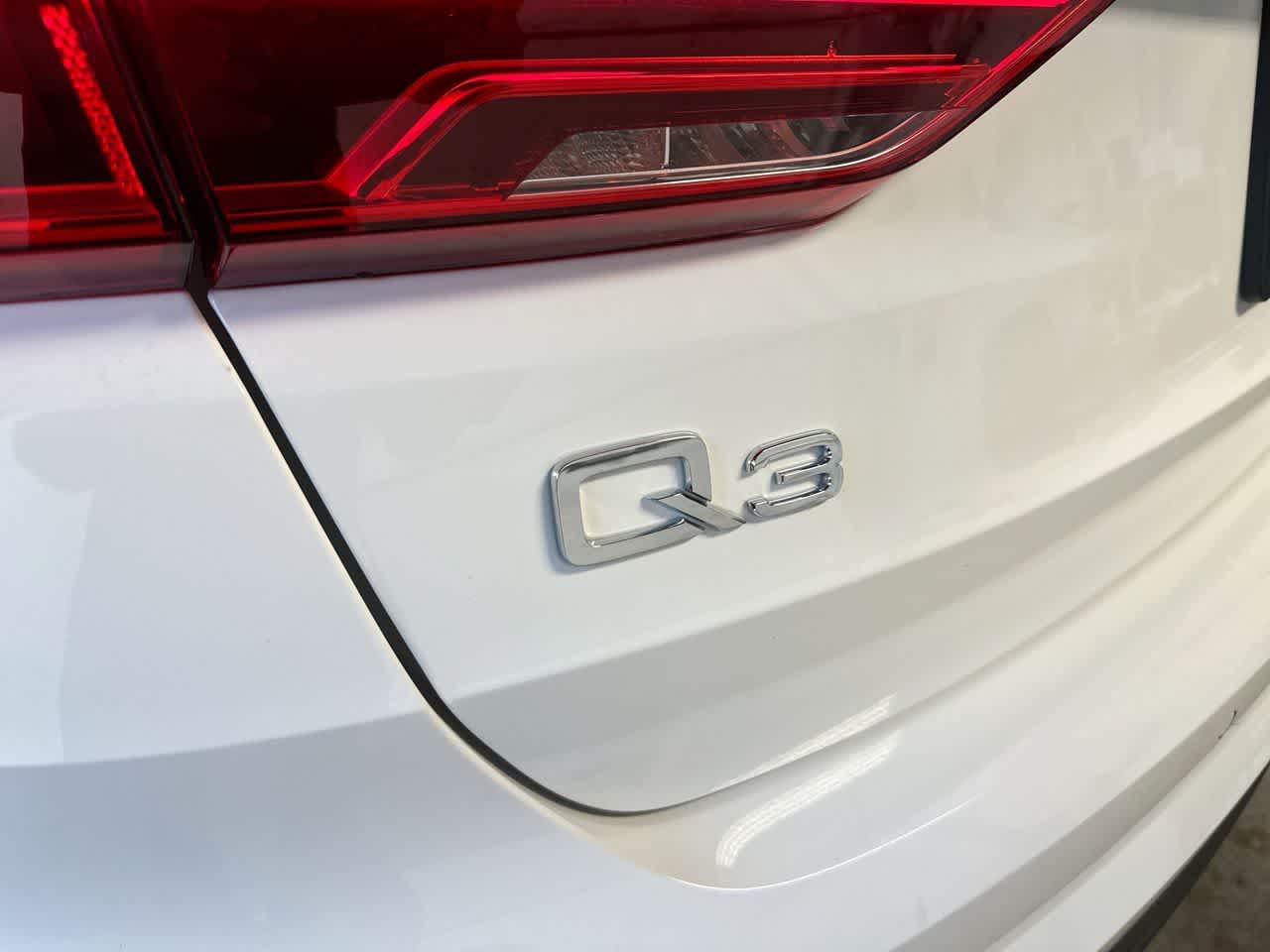 Thumbnail: 2025 Audi Q3 - 10