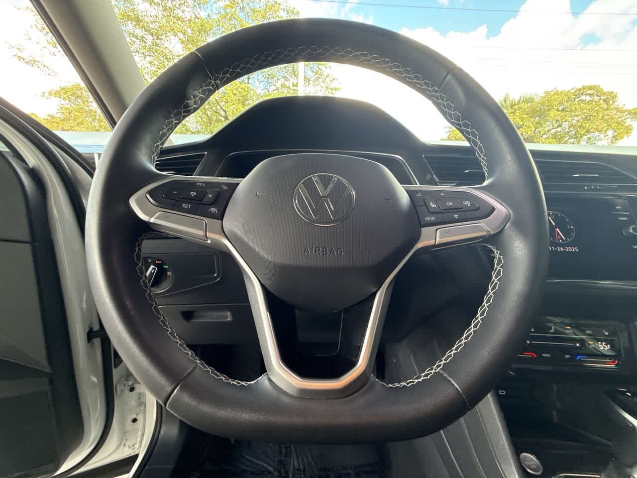 Thumbnail: 2023 Volkswagen Tiguan - 15