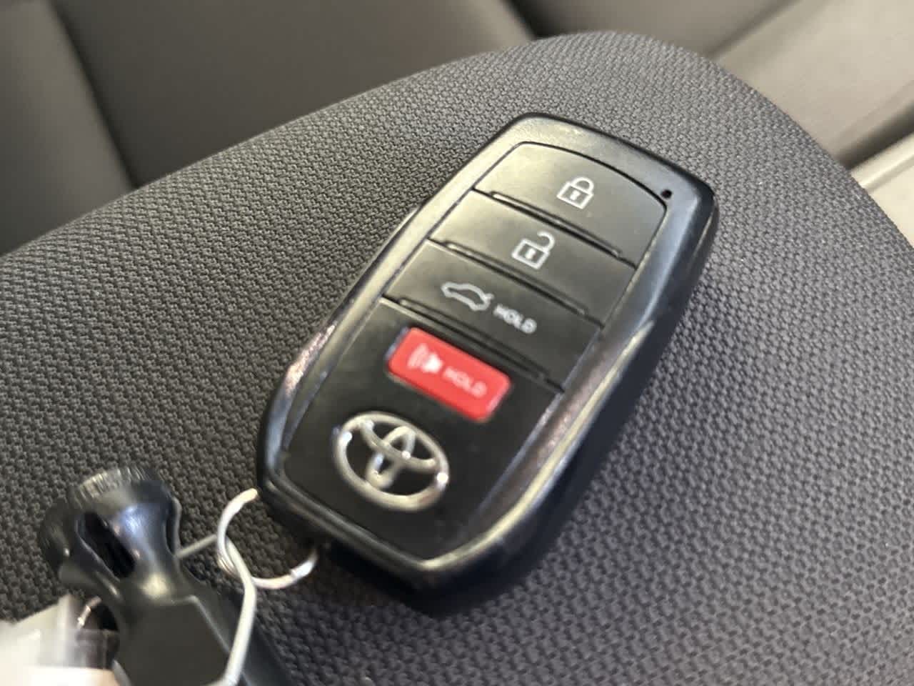 2024 Toyota Corolla LE 28