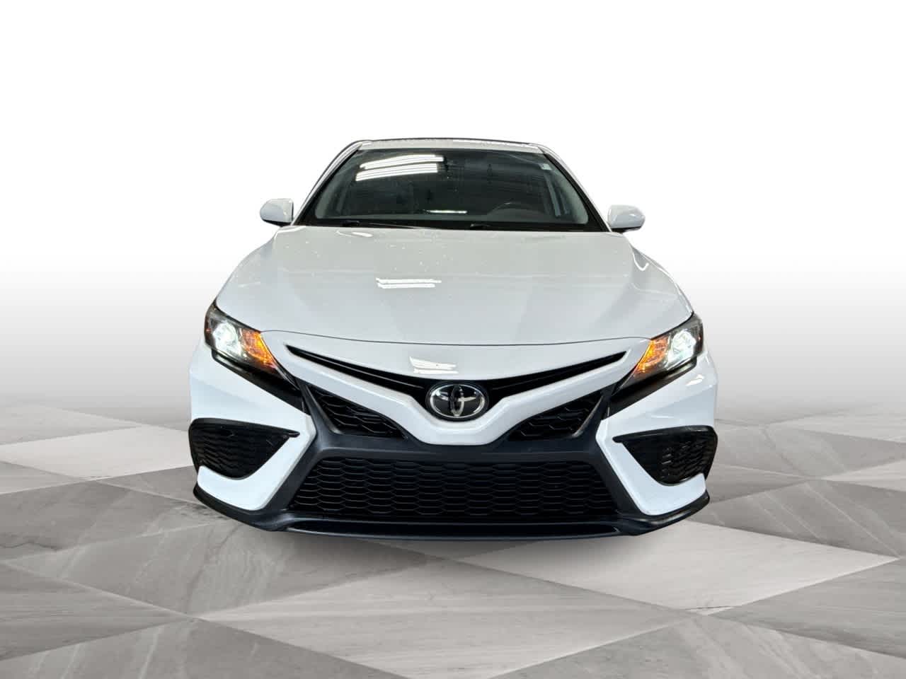 Thumbnail: 2022 Toyota Camry - 3