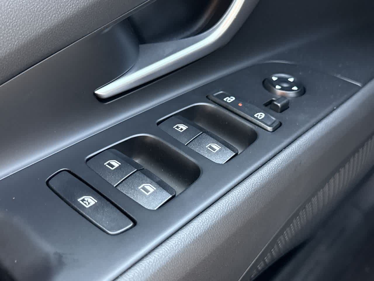 Thumbnail: 2025 Hyundai Elantra - 17