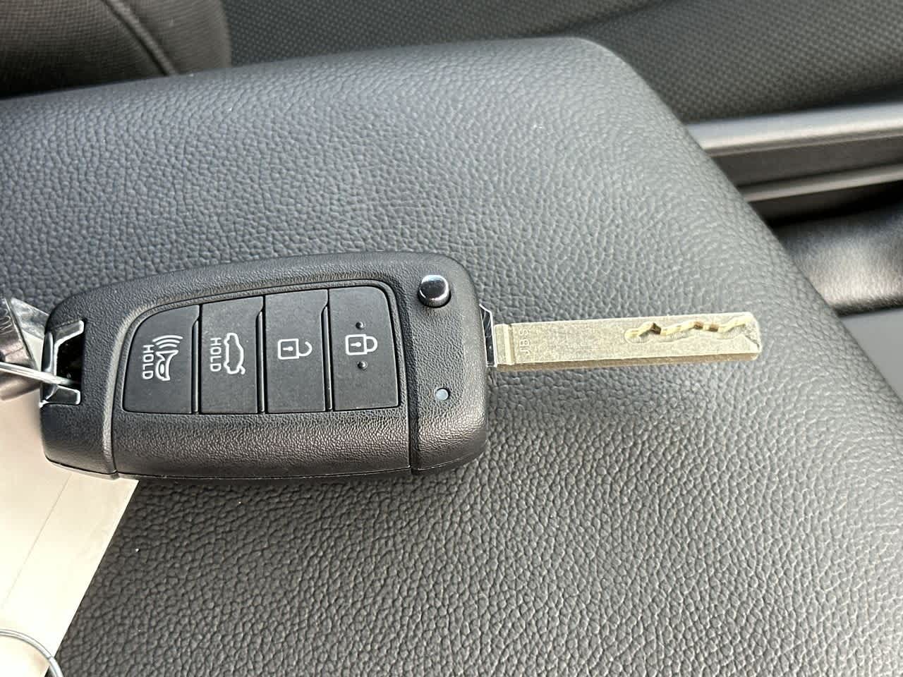 Thumbnail: 2025 Hyundai Elantra - 28