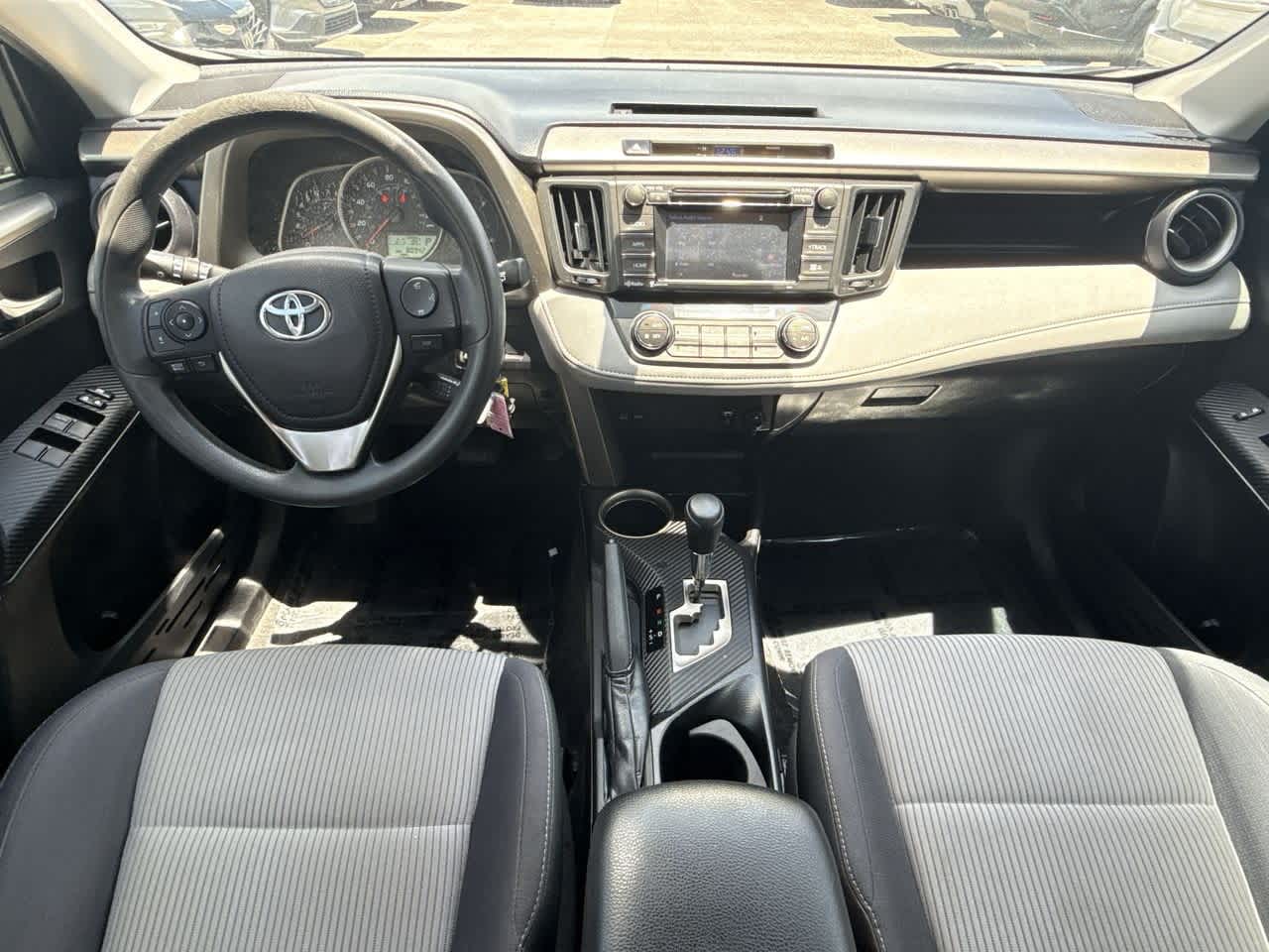 2014 Toyota RAV4 XLE 24