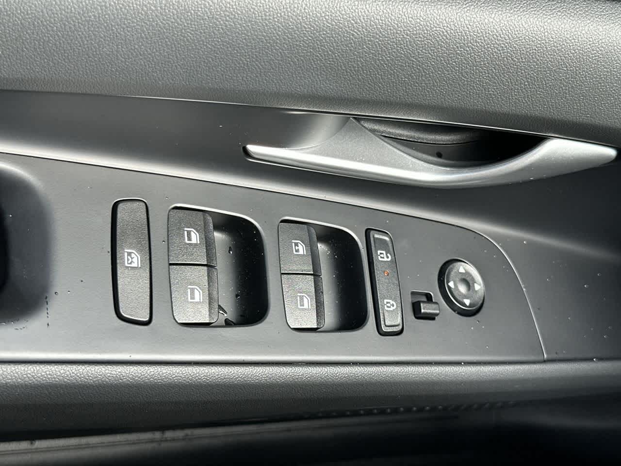 Thumbnail: 2025 Hyundai Elantra - 17