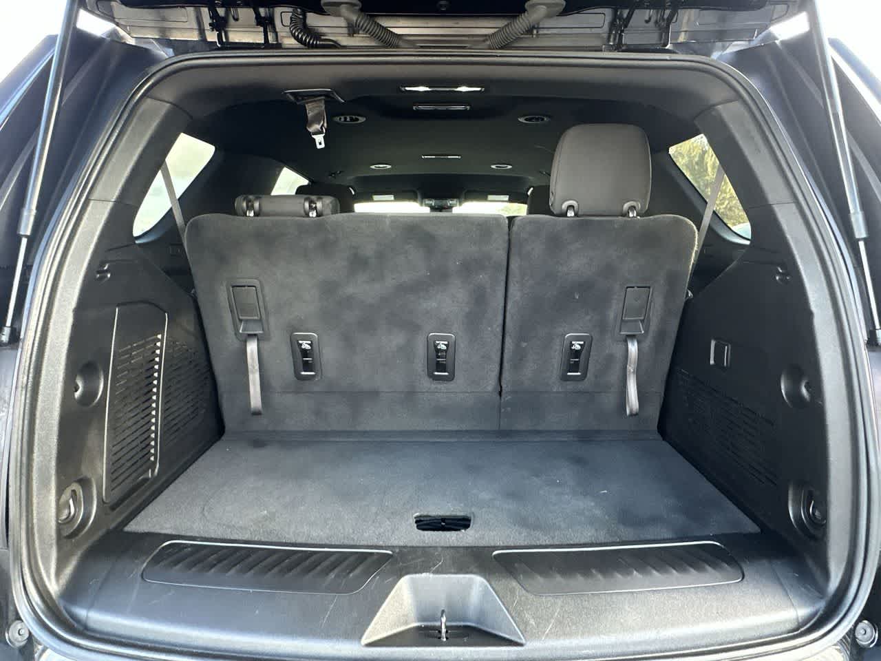 Thumbnail: 2023 GMC Yukon - 25