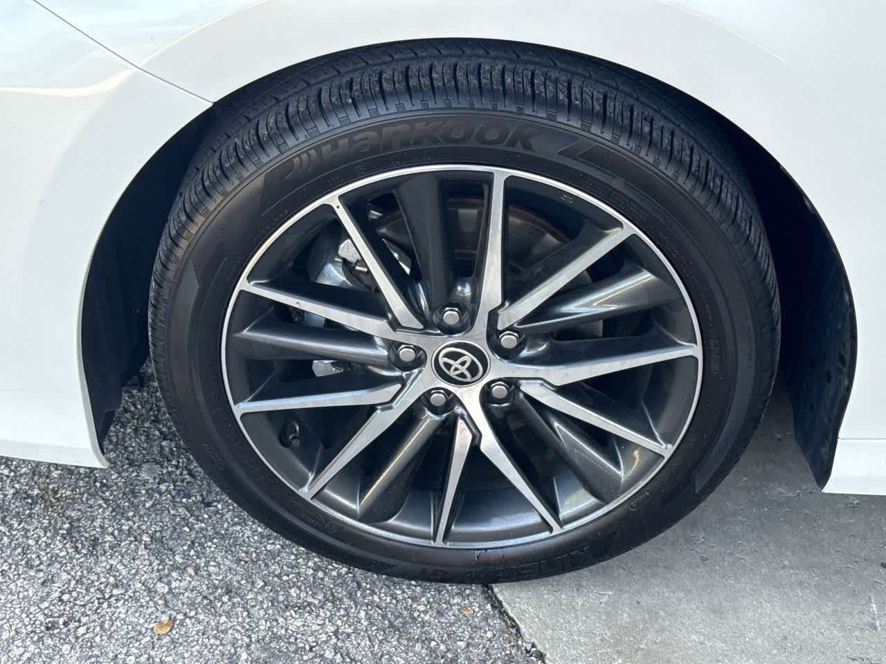 Thumbnail: 2021 Toyota Camry - 11