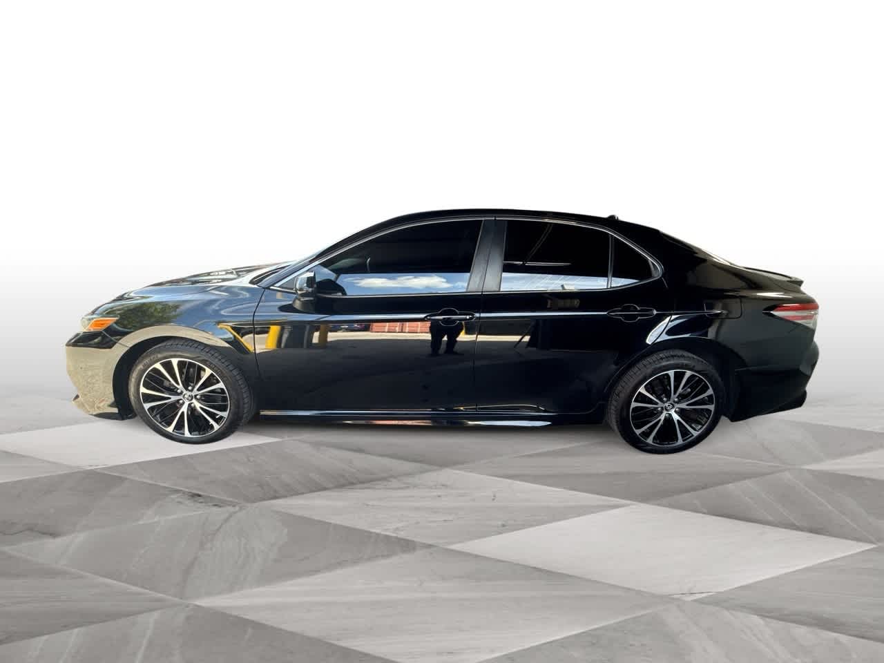 Thumbnail: 2019 Toyota Camry - 5
