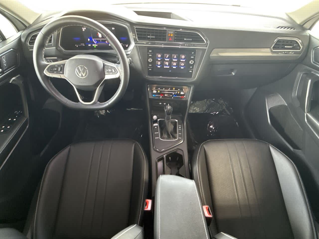 Thumbnail: 2023 Volkswagen Tiguan - 24