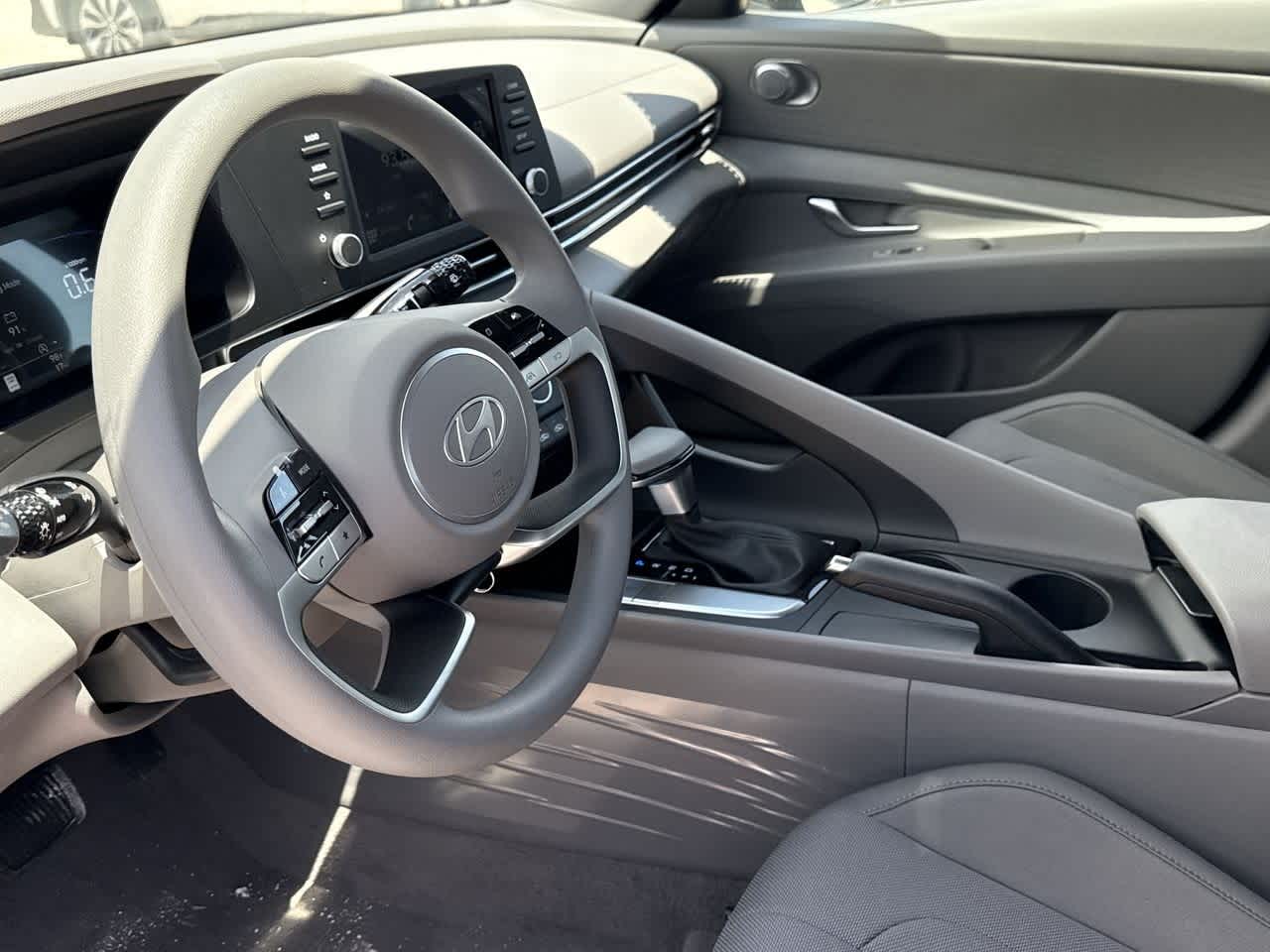 Thumbnail: 2025 Hyundai Elantra - 13