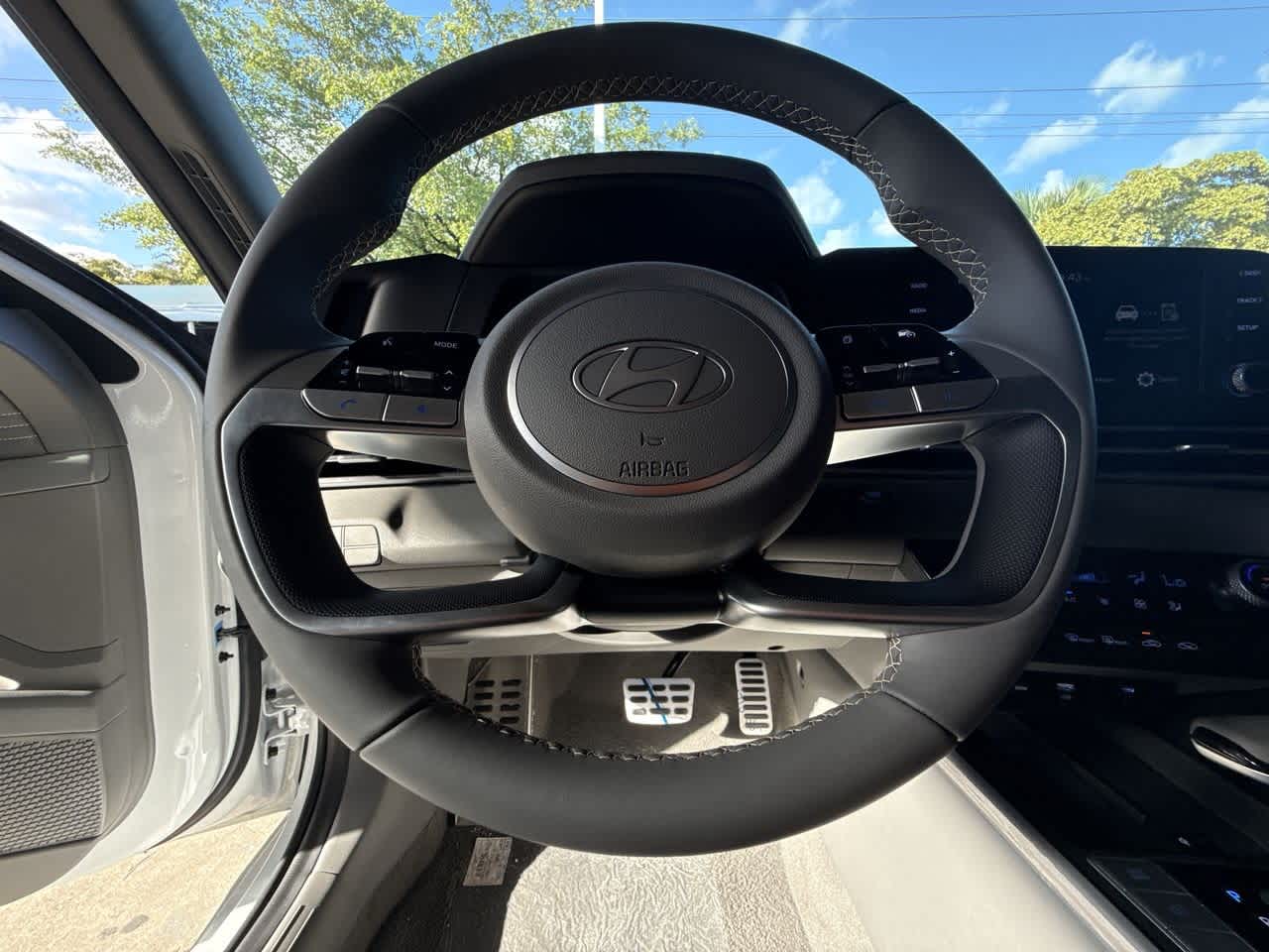 Thumbnail: 2025 Hyundai Elantra - 15