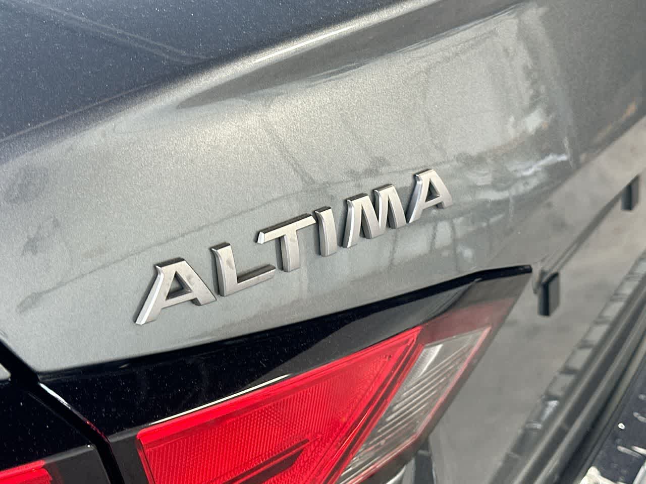 Thumbnail: 2023 Nissan Altima - 10