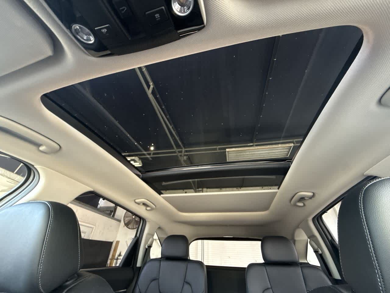 Thumbnail: 2023 Kia Sorento - 16