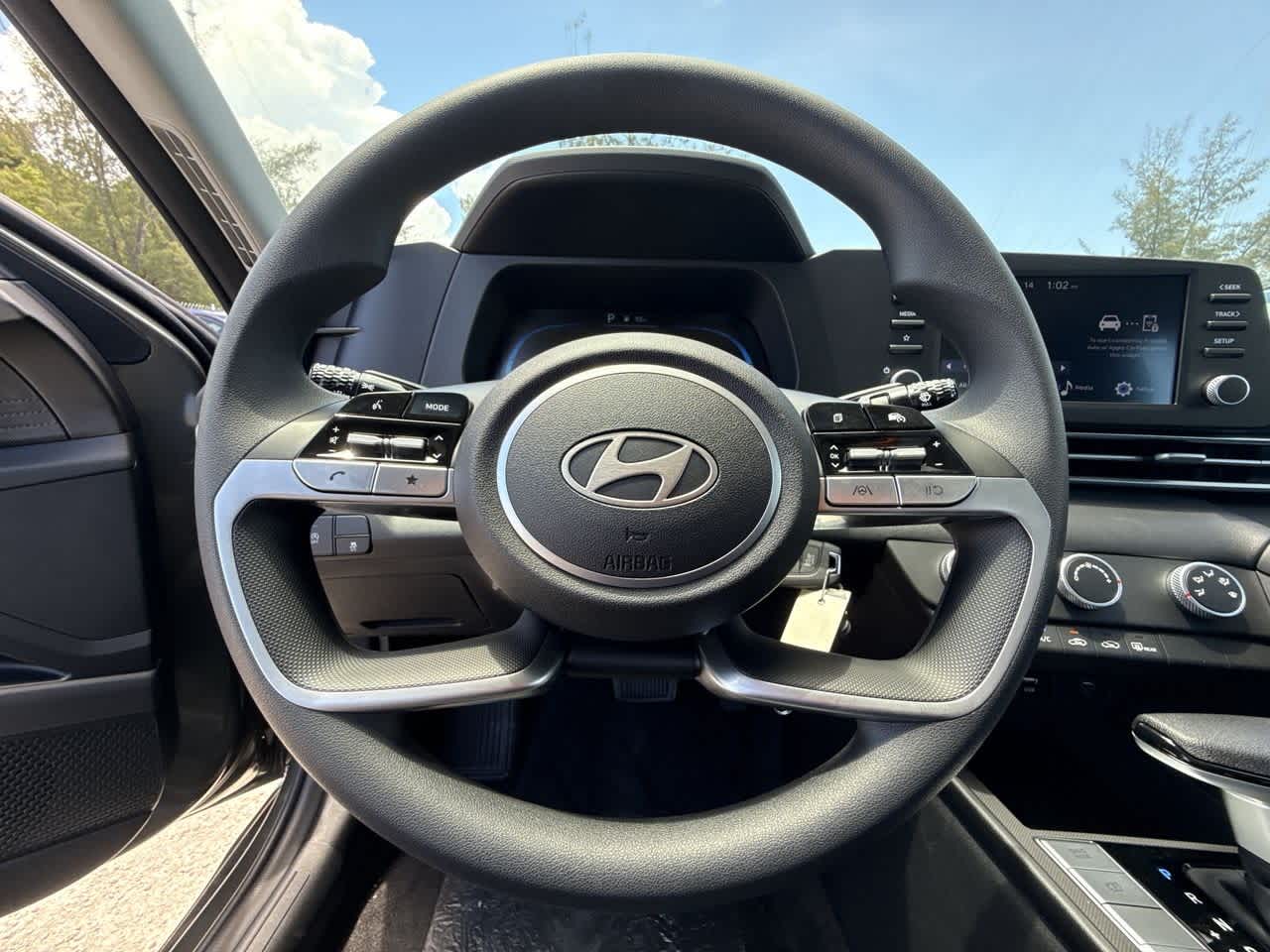 Thumbnail: 2025 Hyundai Elantra - 15