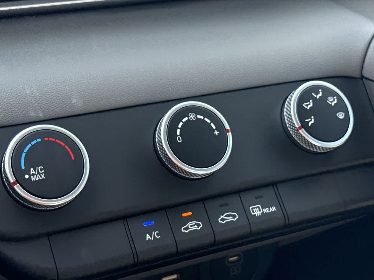 Thumbnail: 2025 Hyundai Elantra - 20