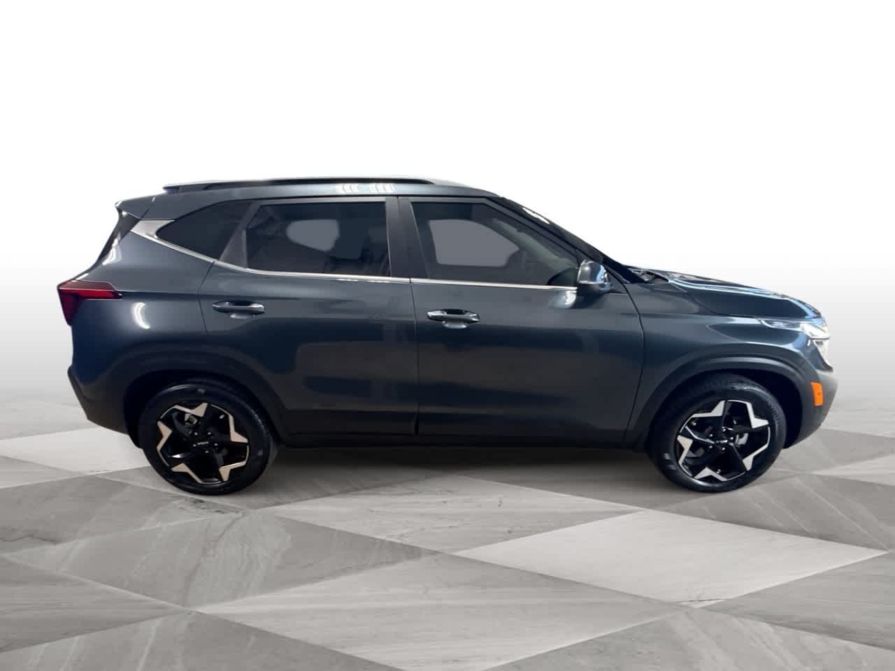 Thumbnail: 2024 Kia Seltos - 9