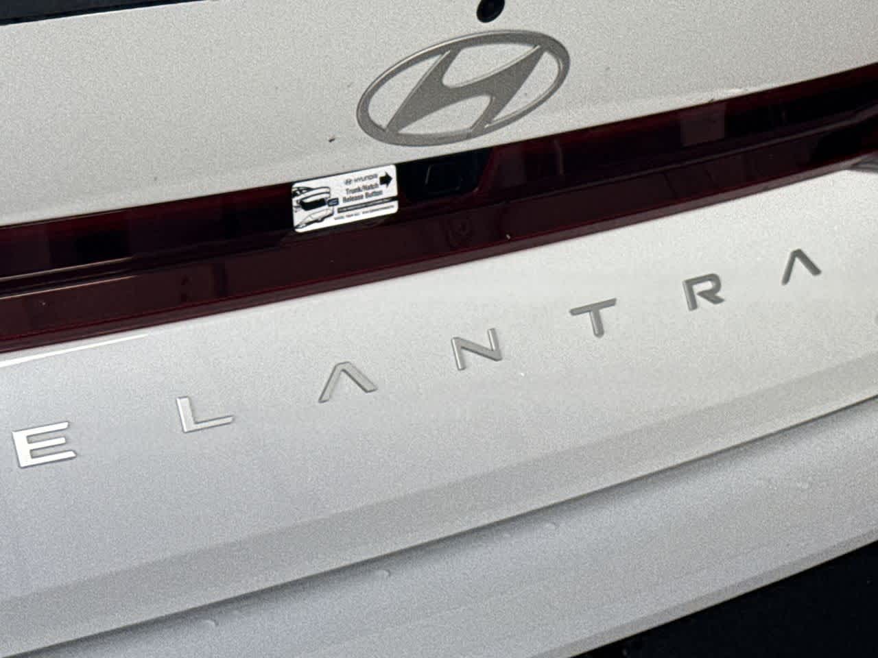 Thumbnail: 2025 Hyundai Elantra - 10