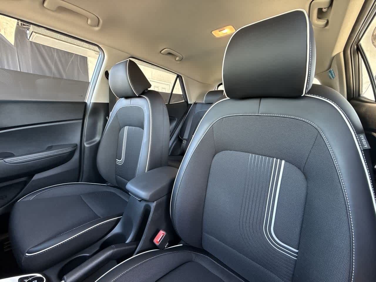 Thumbnail: 2023 Hyundai Venue - 14