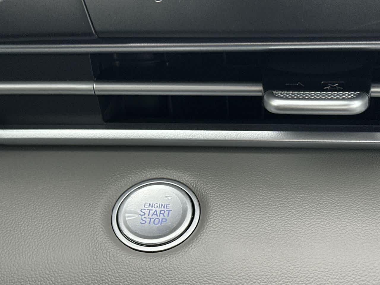 Thumbnail: 2025 Hyundai Elantra - 17