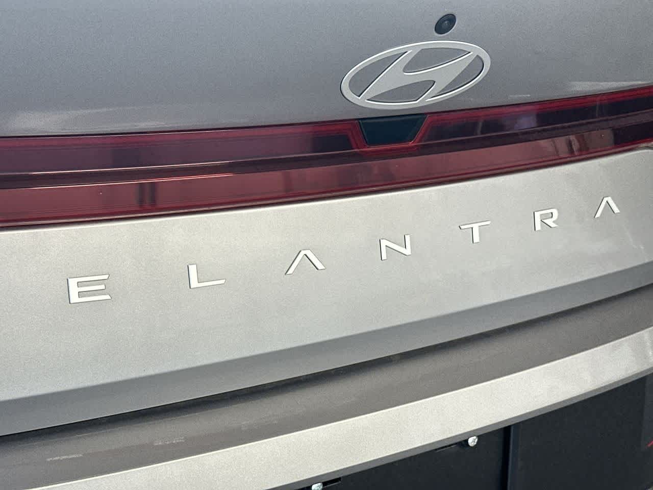 Thumbnail: 2025 Hyundai Elantra - 10