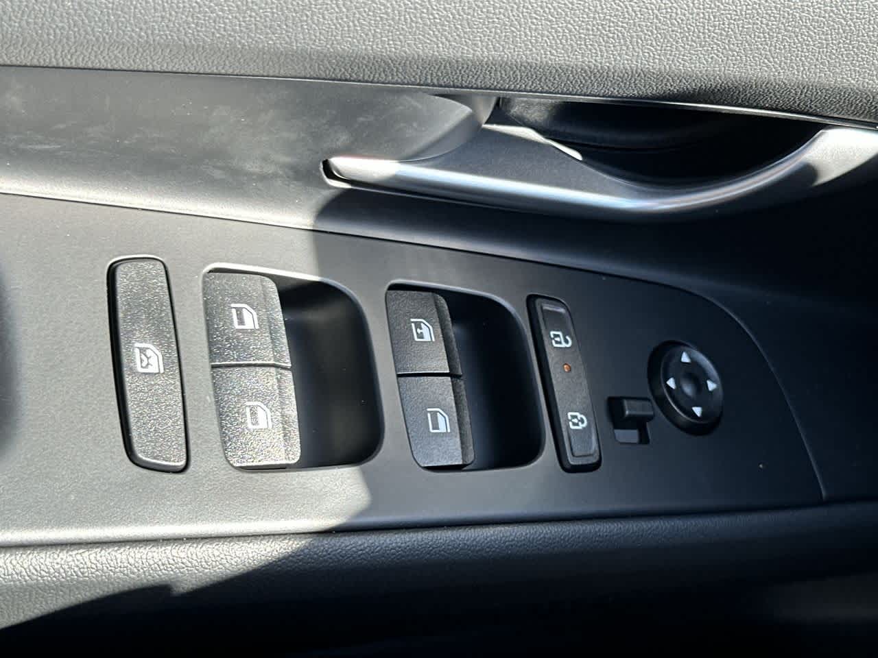 Thumbnail: 2025 Hyundai Elantra - 17