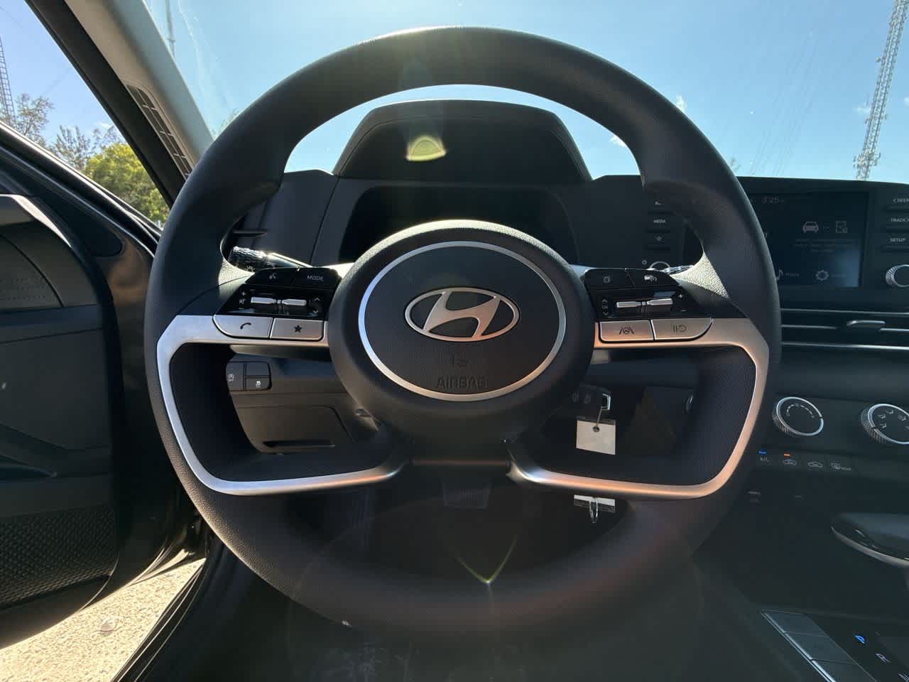 Thumbnail: 2025 Hyundai Elantra - 15