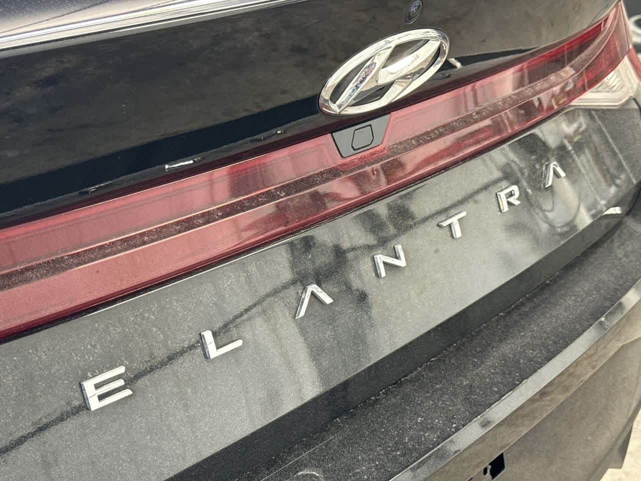 Thumbnail: 2023 Hyundai Elantra - 10