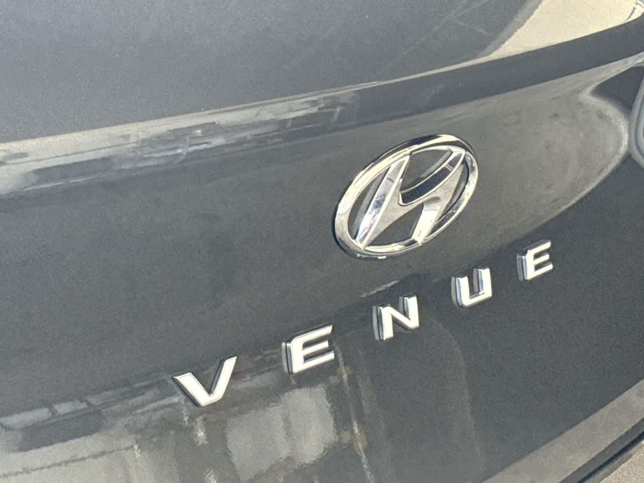 Thumbnail: 2023 Hyundai Venue - 10