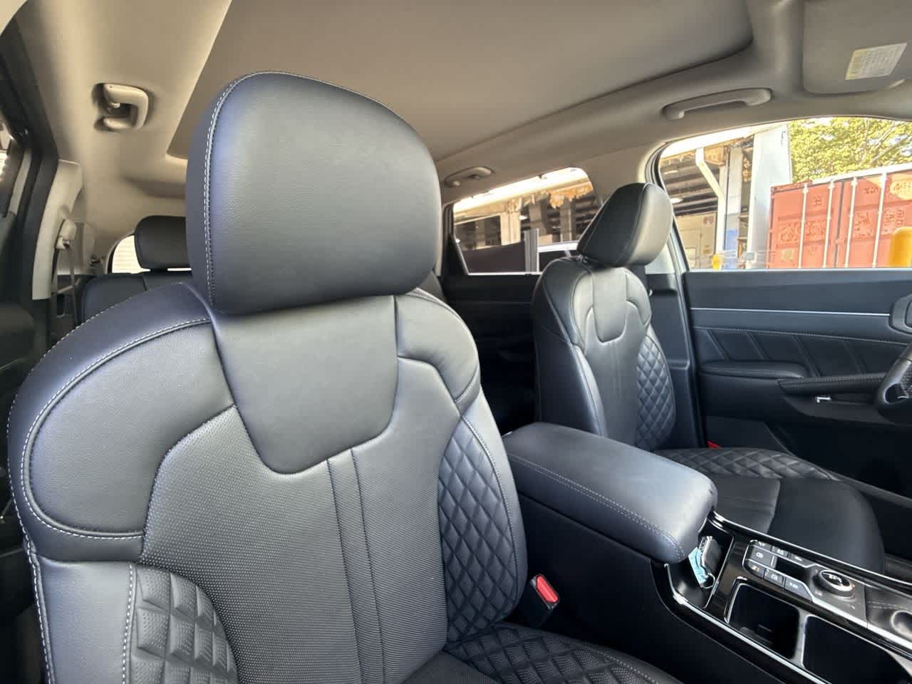 Thumbnail: 2023 Kia Sorento - 26