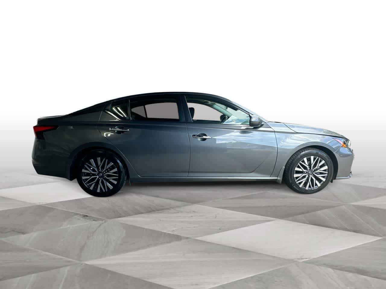 Thumbnail: 2023 Nissan Altima - 9