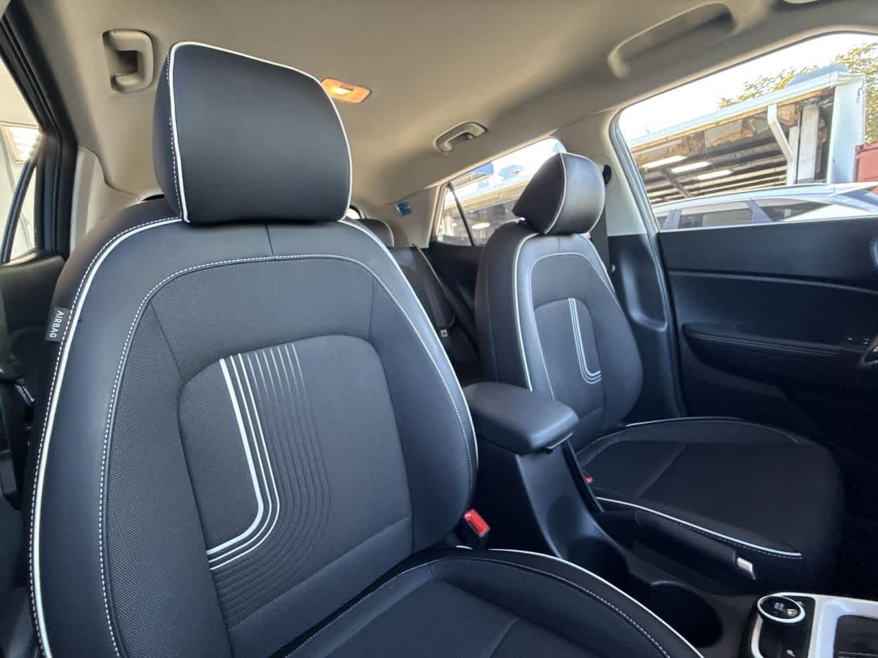 Thumbnail: 2023 Hyundai Venue - 27