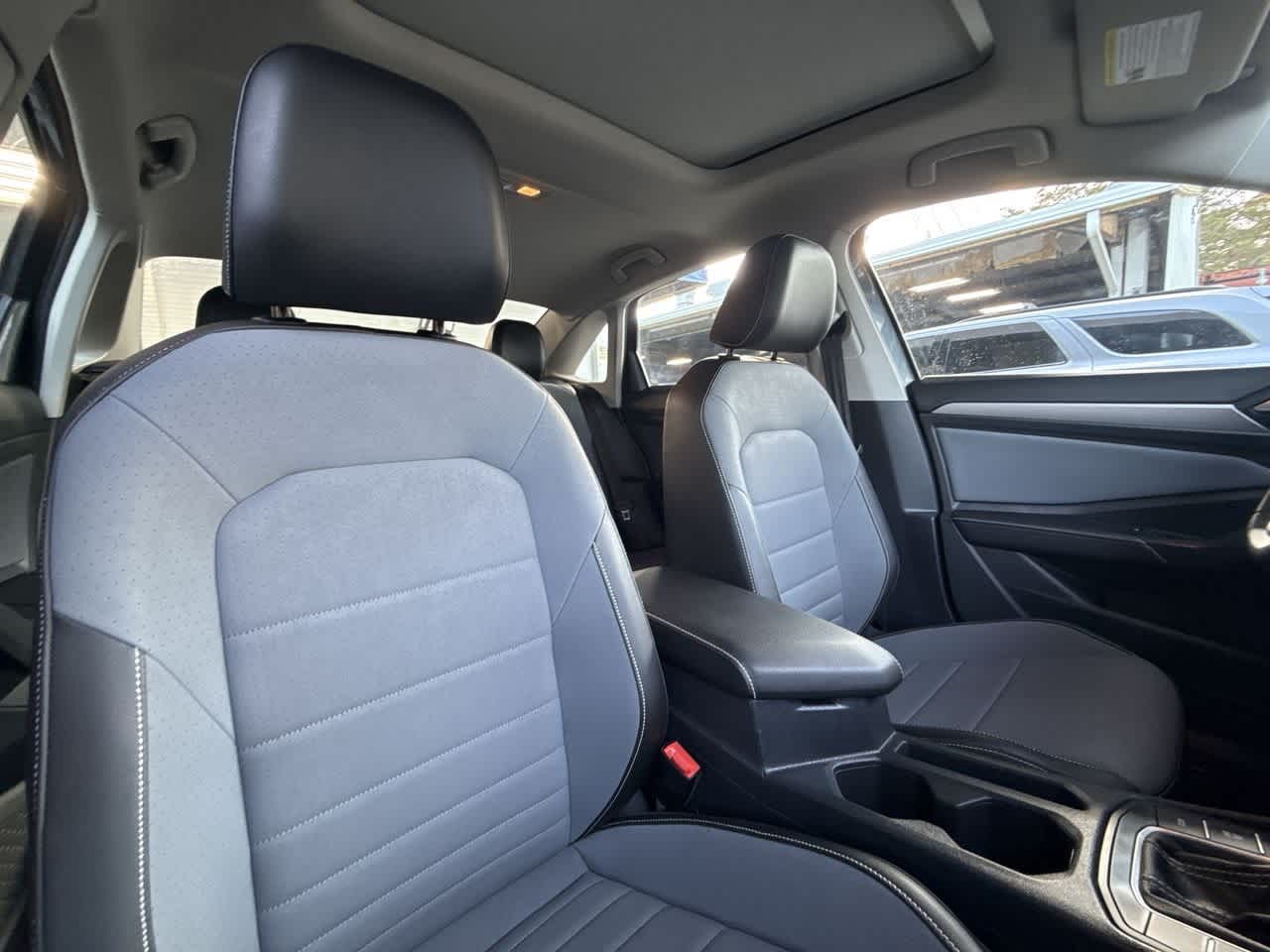 Thumbnail: 2025 Volkswagen Jetta - 27