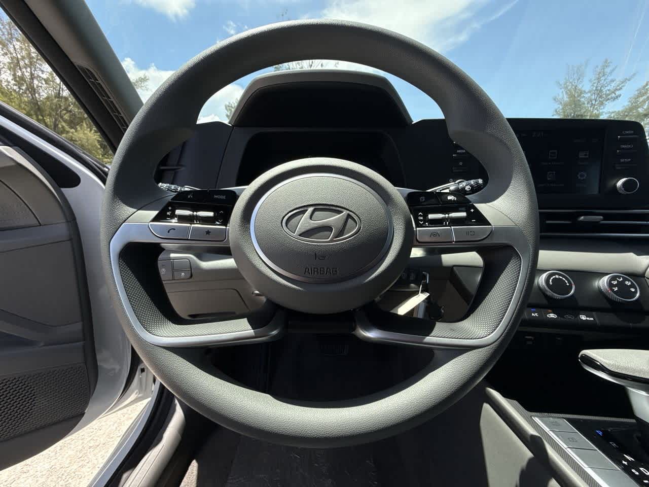 Thumbnail: 2025 Hyundai Elantra - 15