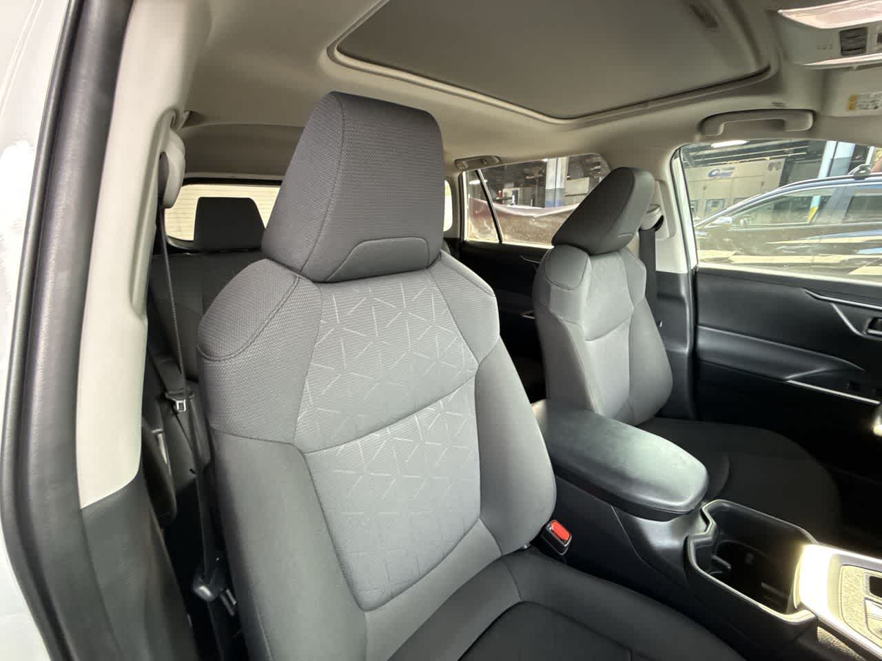 Thumbnail: 2024 Toyota RAV4 - 27