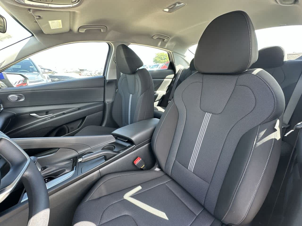 Thumbnail: 2025 Hyundai Elantra - 14