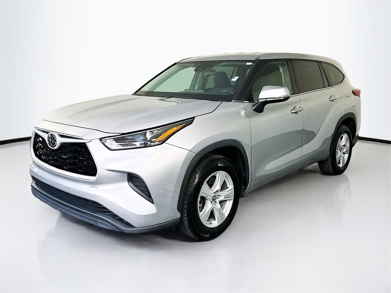 2022 Toyota Highlander L -
                Miami, FL