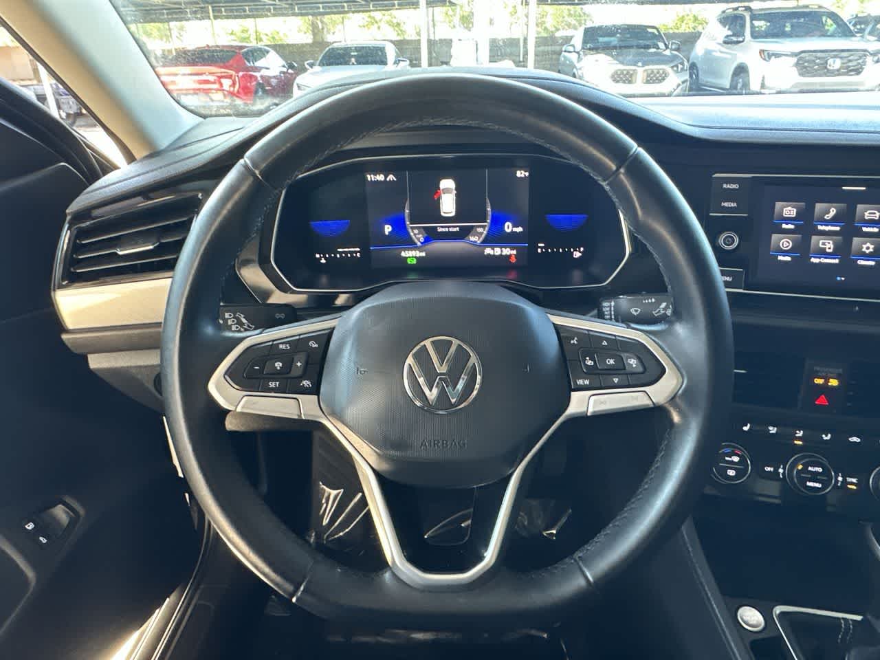 Thumbnail: 2022 Volkswagen Jetta - 15