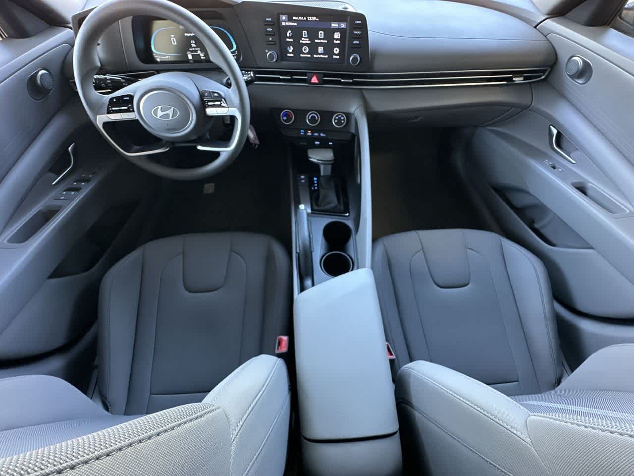 Thumbnail: 2025 Hyundai Elantra - 24