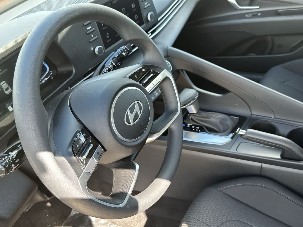 Thumbnail: 2025 Hyundai Elantra - 13