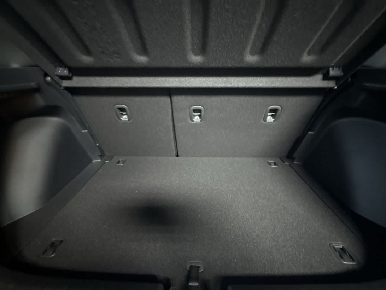 Thumbnail: 2025 Hyundai Venue - 25