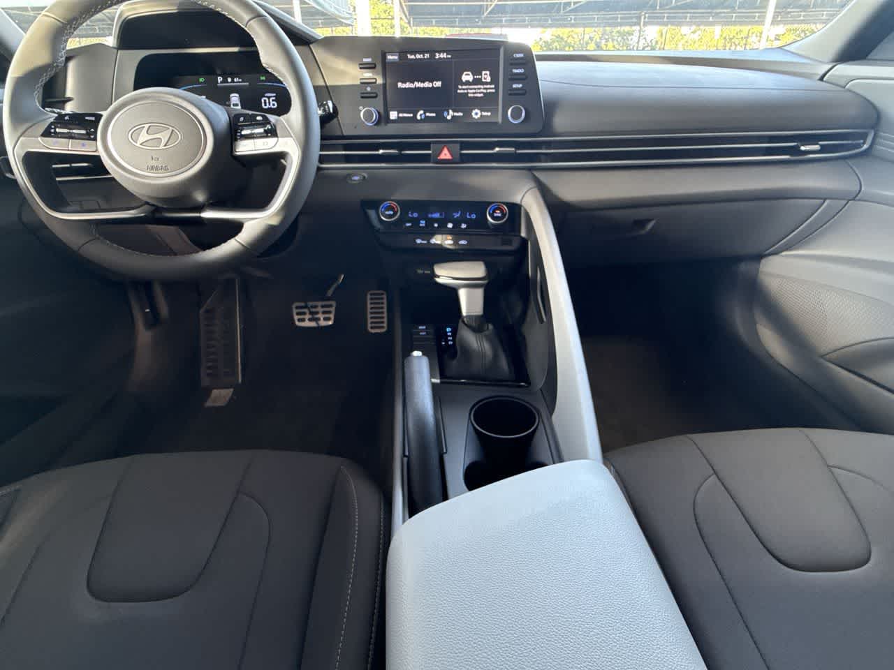 Thumbnail: 2025 Hyundai Elantra - 24