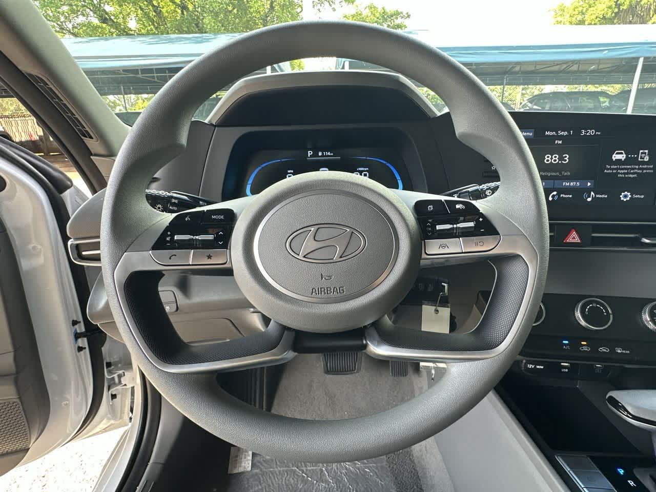 Thumbnail: 2025 Hyundai Elantra - 15