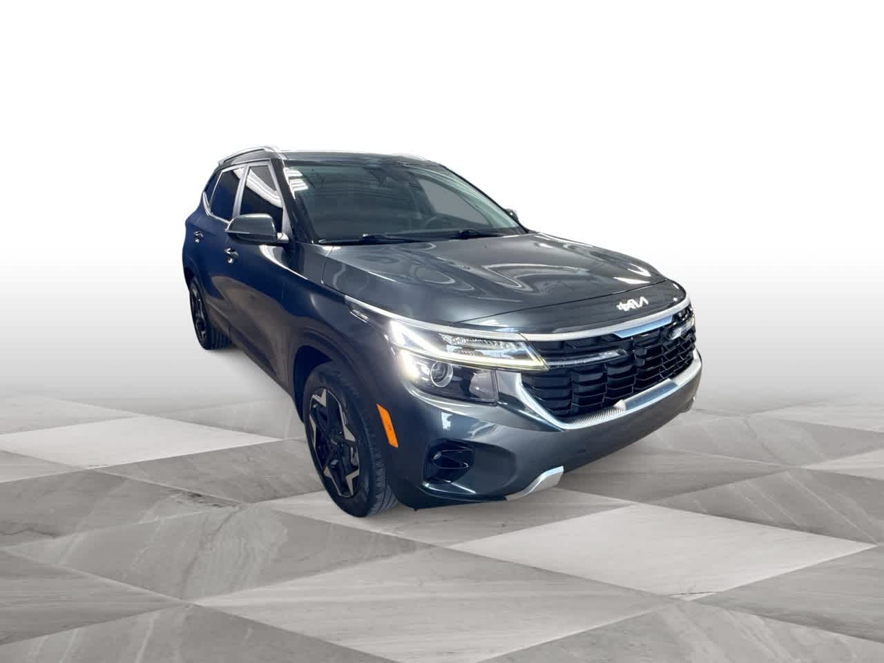 Thumbnail: 2024 Kia Seltos - 2